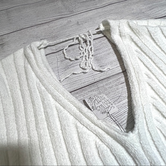 Free People Ribbed Balloon Sleeve V-Neck and Back Oversized Pullover Sweater - Picture 7 of 15